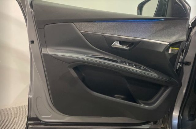 PEUGEOT 5008 usata, con Bracciolo