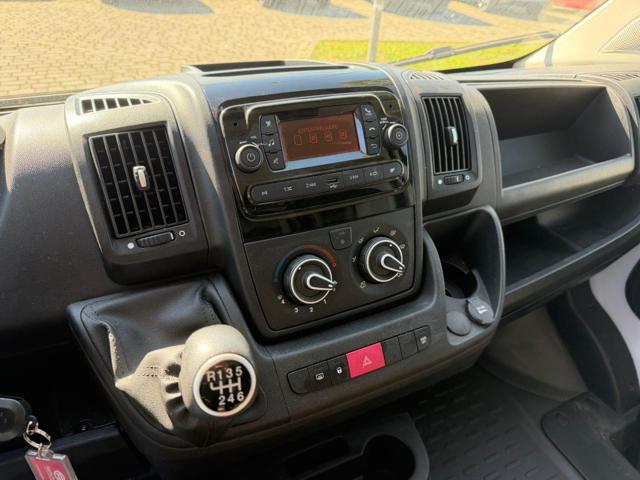 OPEL Movano usata, con Leve al volante