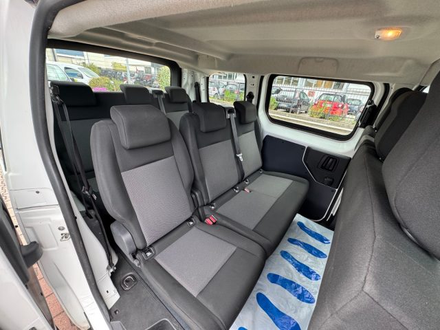 OPEL Vivaro Life usata, con Sedile posteriore sdoppiato