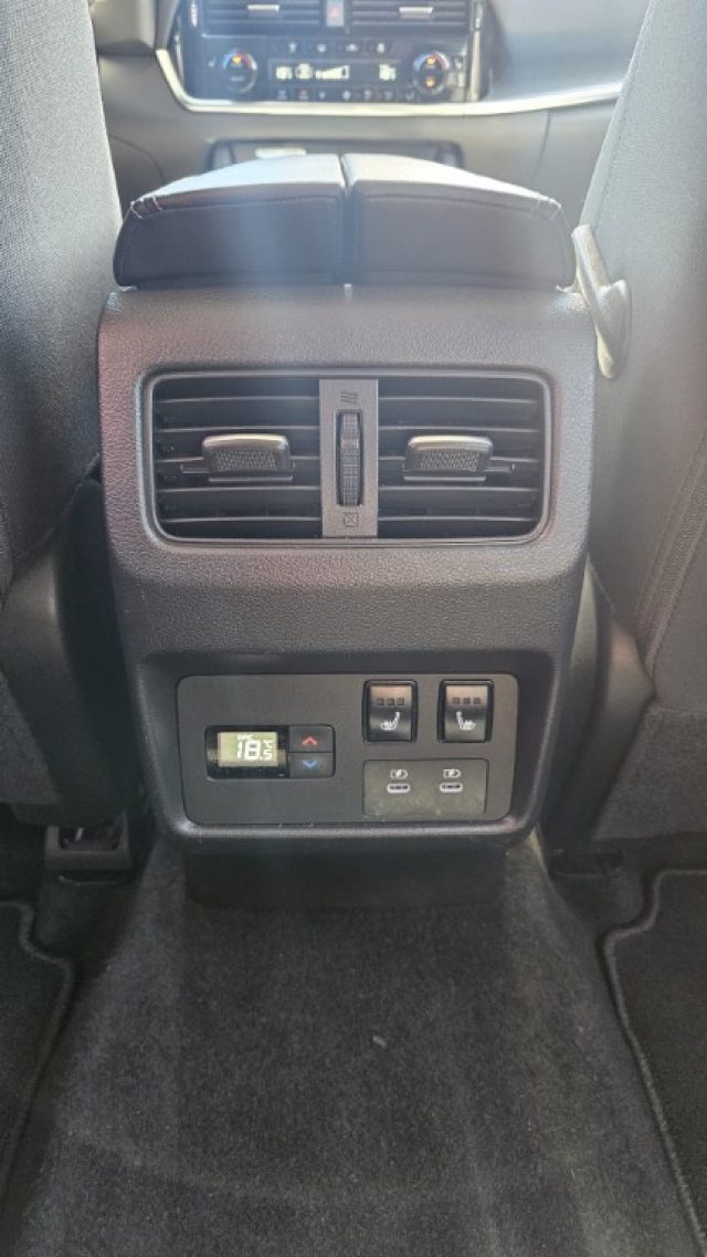 NISSAN X-Trail usata, con USB