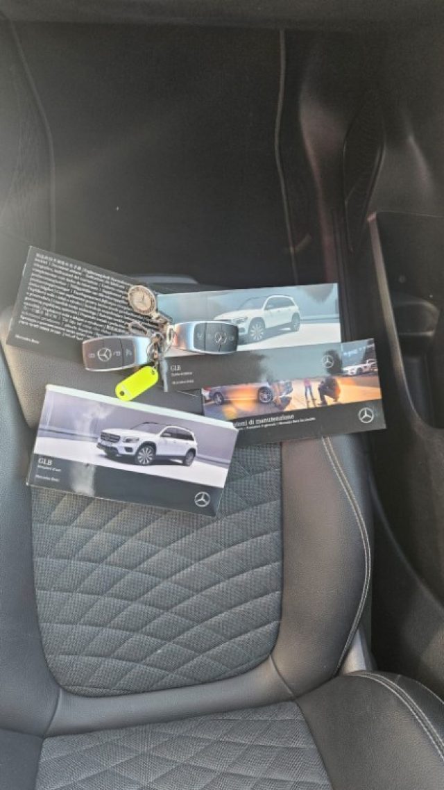 MERCEDES-BENZ GLB 200 usata, con Controllo elettronico della corsia