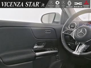 MERCEDES-BENZ GLA 180 usata, con Cerchi in lega