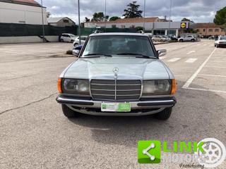 MERCEDES-BENZ 200 usata, con Gancio traino