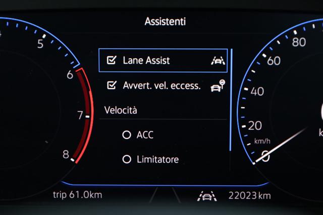 VOLKSWAGEN T-Roc usata, con Autoradio