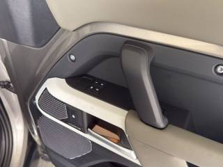 LAND ROVER Defender usata, con Controllo trazione