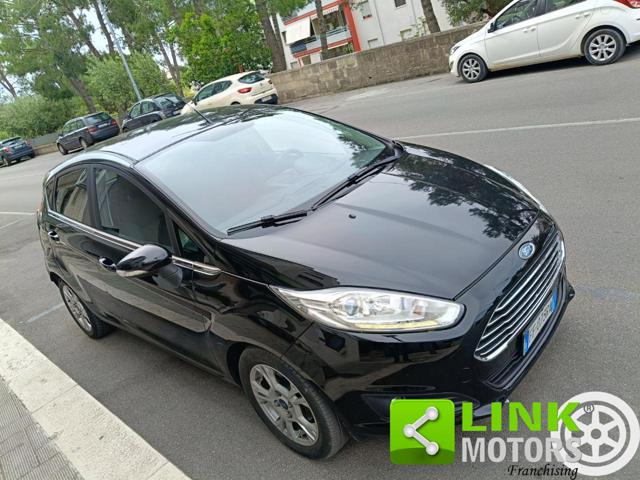 FORD Fiesta usata, con Specchietti laterali elettrici
