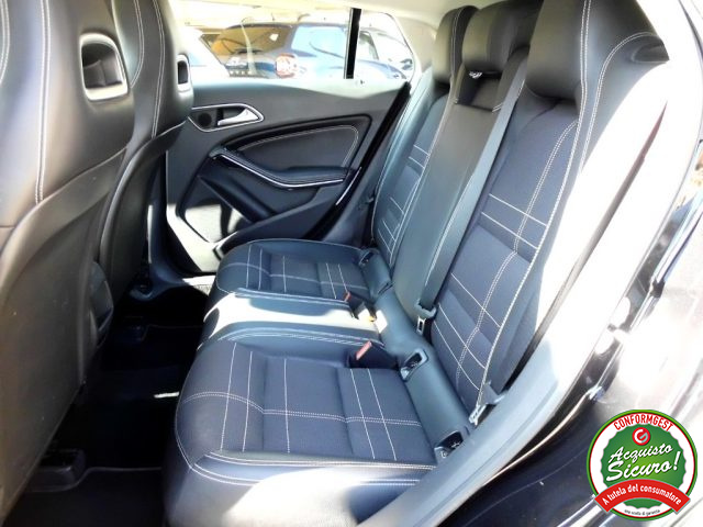 MERCEDES-BENZ CLA 200 usata, con Controllo automatico clima