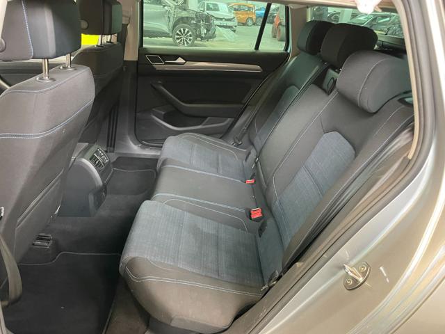 VOLKSWAGEN Passat Variant usata, con Cruise Control