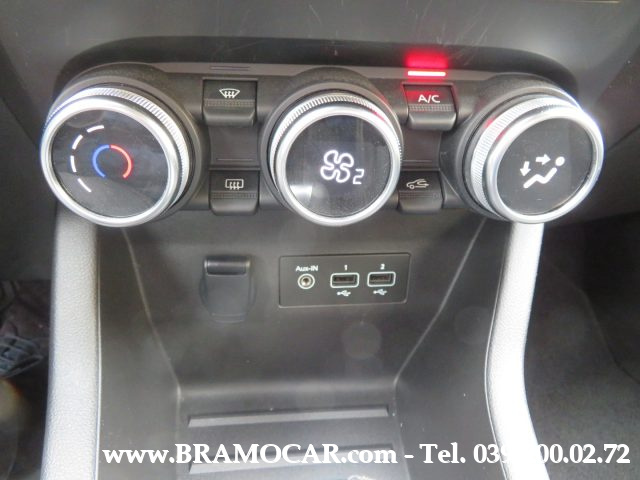 RENAULT Clio usata, con Touch screen
