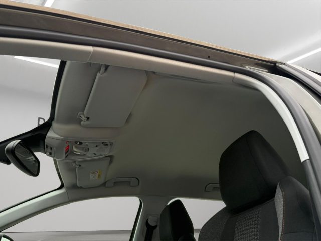 PEUGEOT 3008 usata, con Sensori di parcheggio anteriori