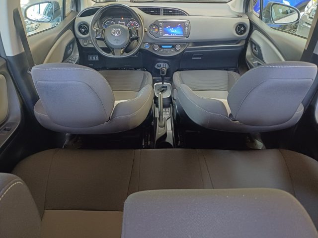 TOYOTA Yaris usata, con Luci diurne