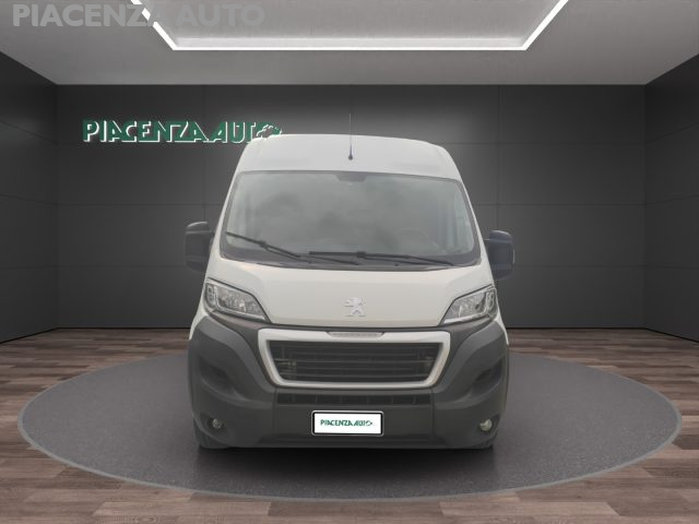 PEUGEOT Boxer usata, con Airbag
