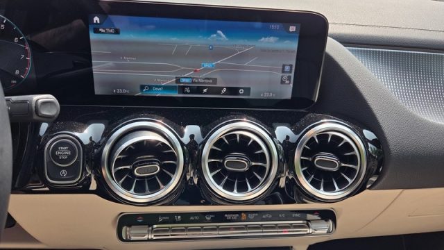 MERCEDES-BENZ GLA 250 usata, con Portellone posteriore elettrico