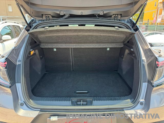RENAULT Captur usata, con Fari LED