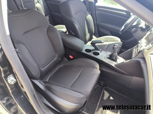 RENAULT Megane usata, con Sensori di parcheggio posteriori