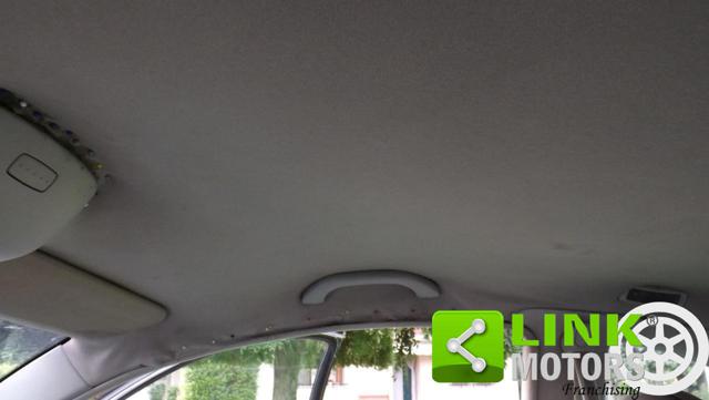 VOLKSWAGEN New Beetle usata 33