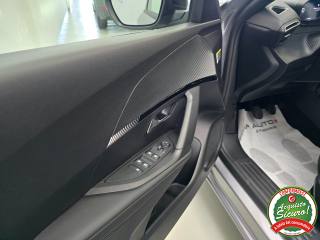 PEUGEOT 2008 usata, con Touch screen