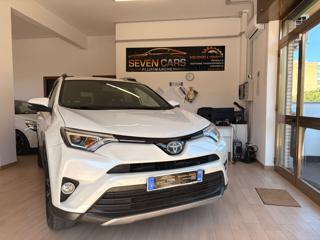 TOYOTA RAV 4 MY23 usata, con Airbag laterali