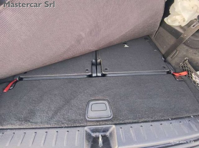 MERCEDES-BENZ GLB 180 usata, con Telecamera per parcheggio assistito