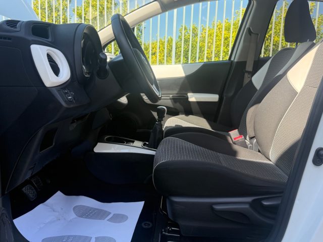 TOYOTA Yaris usata, con Sedile posteriore sdoppiato