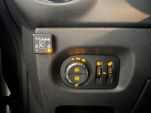 OPEL Corsa usata, con Controllo trazione