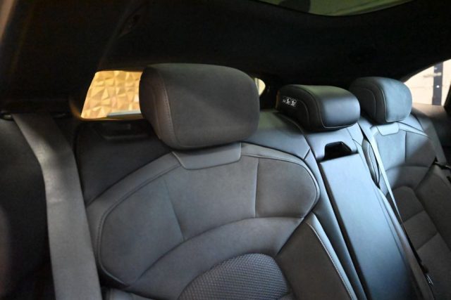 PORSCHE Taycan usata 150