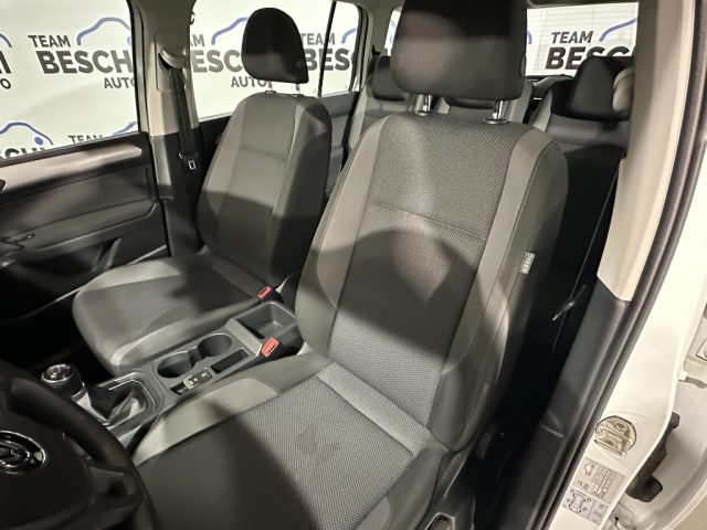 VOLKSWAGEN Touran usata, con Controllo trazione