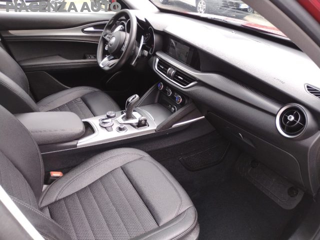ALFA ROMEO Stelvio usata, con Controllo automatico clima