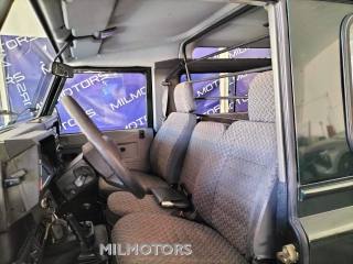LAND ROVER Defender usata 8