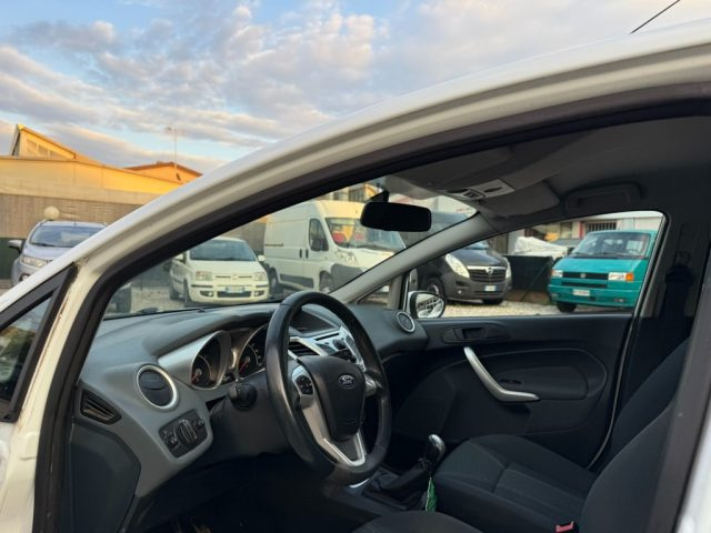 FORD Fiesta usata, con Specchietti laterali elettrici