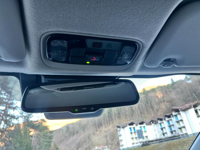 TOYOTA Yaris usata, con Autoradio digitale