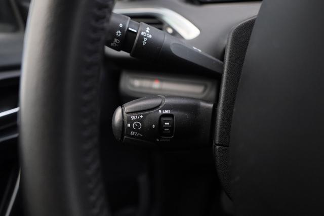 PEUGEOT 2008 usata, con Touch screen