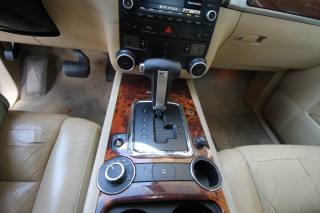 VOLKSWAGEN Touareg usata 12