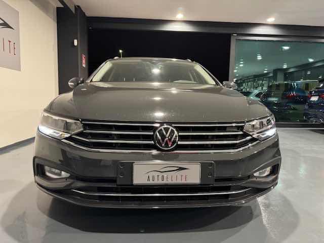 VOLKSWAGEN Passat Variant usata, con Airbag