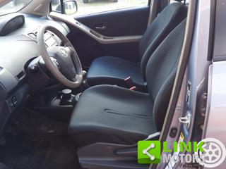 TOYOTA Yaris usata 13
