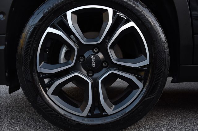 JEEP Avenger usata, con Interni in pelle