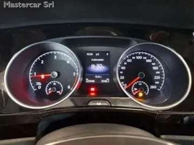 VOLKSWAGEN Touran usata, con Fendinebbia