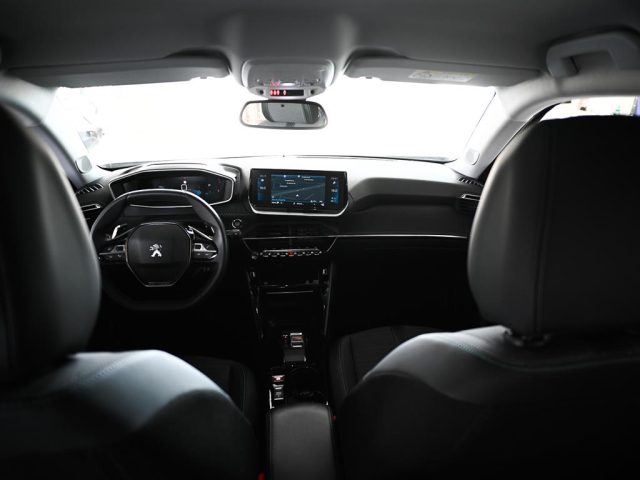 PEUGEOT 2008 usata, con Sensore di pioggia