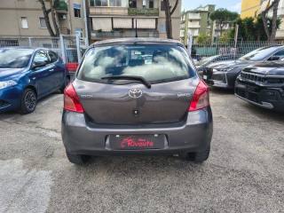 TOYOTA Yaris usata, con Alzacristalli elettrici