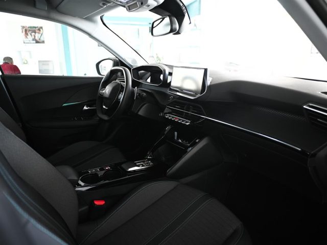 PEUGEOT 3008 usata, con Volante in pelle