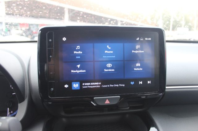 TOYOTA Yaris Cross usata, con Bracciolo