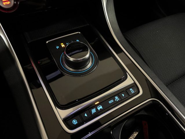 JAGUAR XE usata, con Regolazione elettrica sedili