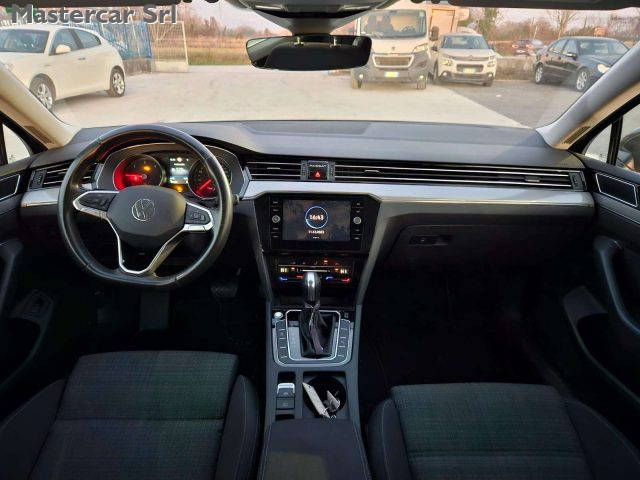 VOLKSWAGEN Passat Variant usata, con ESP