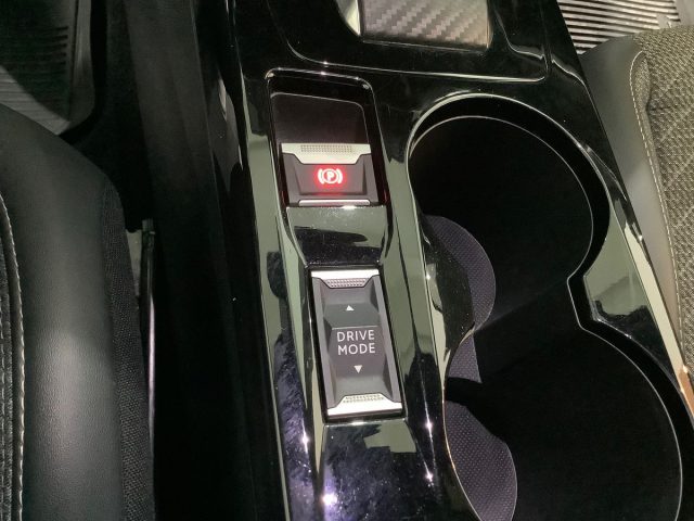 PEUGEOT 2008 usata 23