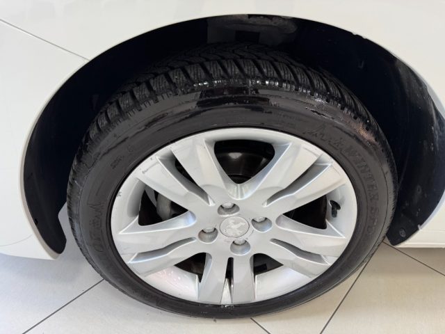 PEUGEOT 5008 usata, con Vetri oscurati
