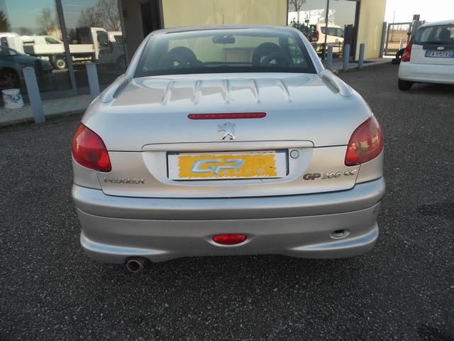 PEUGEOT 207 usata, con Autoradio