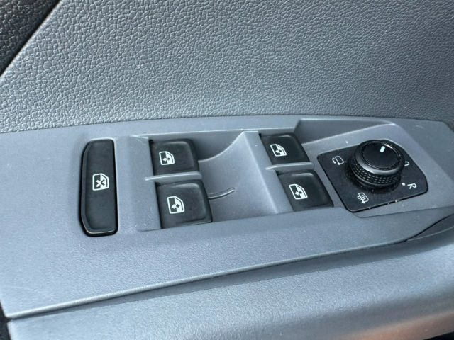 VOLKSWAGEN T-Cross usata, con Sedile posteriore sdoppiato
