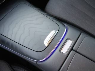 MERCEDES-BENZ E 220 usata, con Volante multifunzione