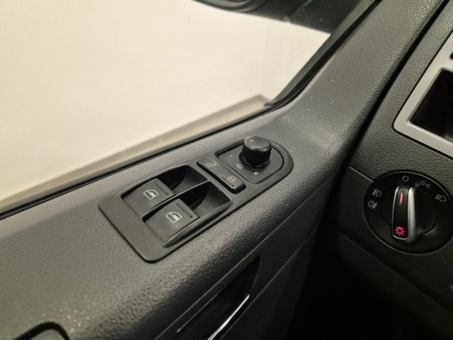 VOLKSWAGEN Caravelle usata, con Kit antipanne