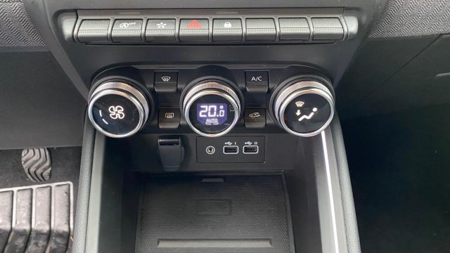 RENAULT Clio usata, con Specchietti laterali elettrici